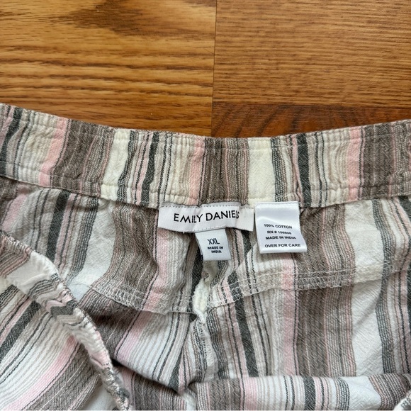 Emily Daniels Capri Pants - Picture 6 of 7